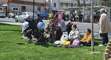 Tekirdağ diken üstünde: Vatandaşlar parklara akın etti