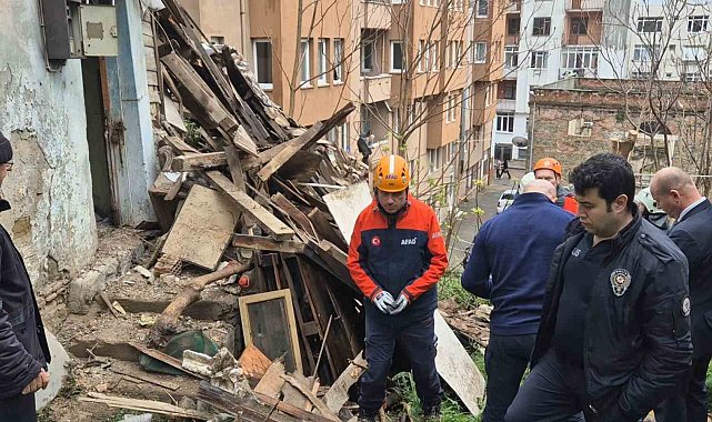 Tekirdağ'da 2 katlı bina çöktü