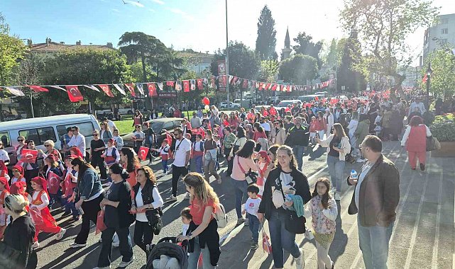 Tekirdağ'da 23 Nisan yürüyüşü renkli görüntülere sahne oldu