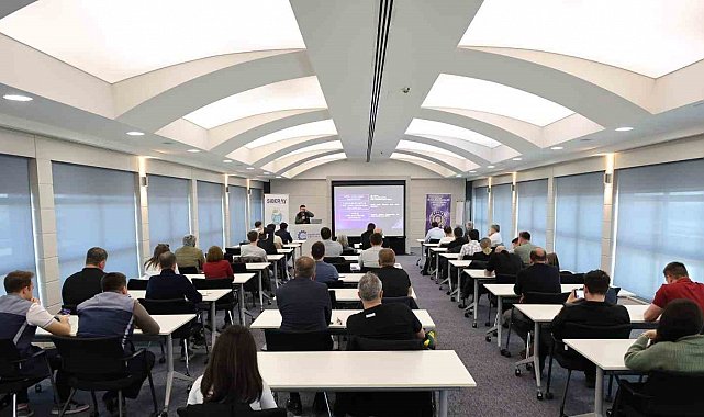 Tekirdağ'da fabrika çalışanlarına bilişim ve sosyal medya eğitimi verildi