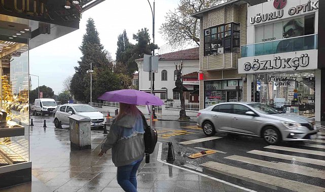 Tekirdağ'da sağanak yağış etkili oldu