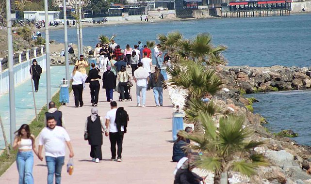 Tekirdağlılar Alkaya Sahili'ne akın etti