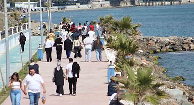 Tekirdağlılar Alkaya Sahili'ne akın etti