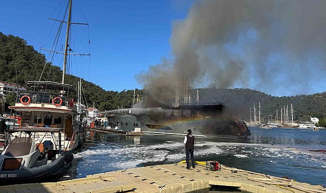 Tekne yangınına Muğla Büyükşehir'den anında müdahale