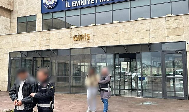 Telefon dolandırıcılığı yapan 2 kişiden biri tutuklandı