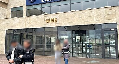 Telefon dolandırıcılığı yapan 2 kişiden biri tutuklandı