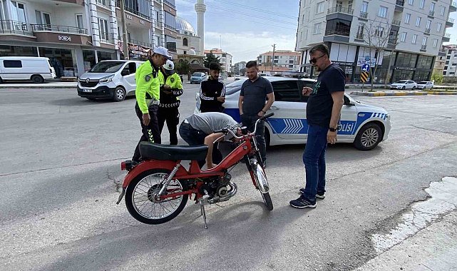 Tescilsiz motosikletin kasksız sürücüsüne 26 bin 965 lira ceza