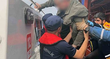 Ticari gemide rahatsızlanan vatandaşa tıbbi tahliye