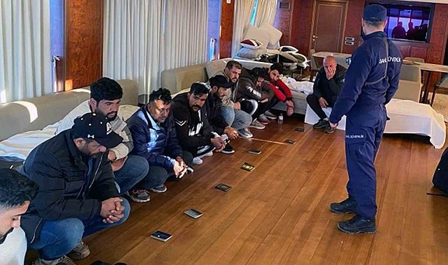 Ticari yatta göçmen kaçakçıları ve düzensiz göçmenler yakalandı