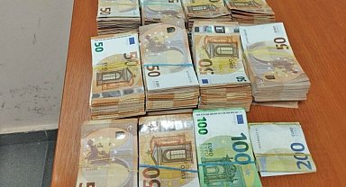 Tırın hava filtresi içine gizlenen 102 bin Euro ile yakalandı