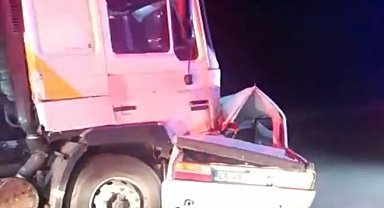 Tırla otomobil çarpıştı: 1 ölü