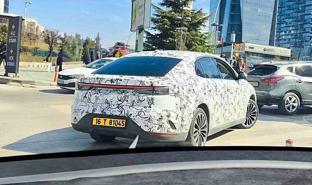 Togg'un yeni sedanı T10F, test sürüşlerine çıktı