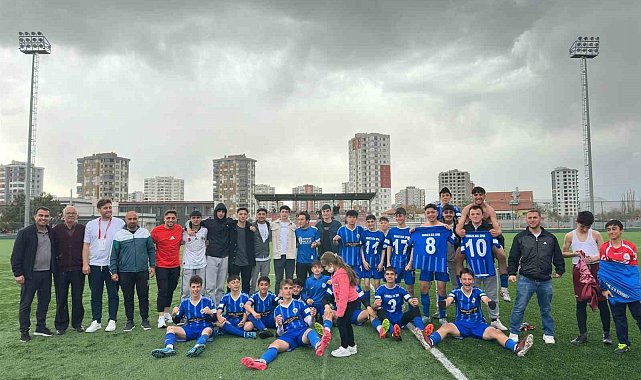 Tomarza Belediyespor adını Play Off'a yazdırdı