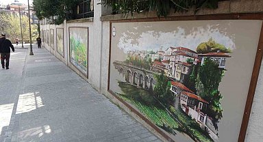 Trabzon'u çizdiği motiflerle güzelleştiriyor