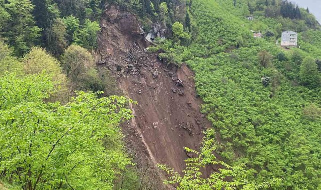 Trabzon'un Araklı ilçesindeki heyelan korkuttu