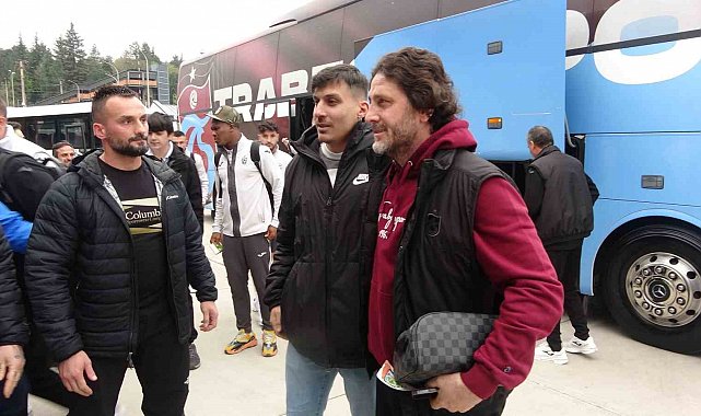 Trabzonspor, Fenerbahçe maçı için İstanbul'a gitti