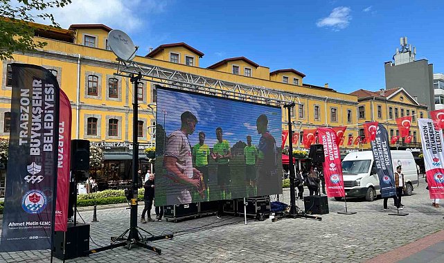 Trabzonspor'un finale çıkışını coşkuyla kutladılar