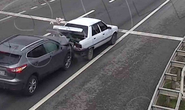 Trafik kazası görüntüleriyle sürücülere mesaj verildi: "Takip mesafesi hayat kurtarır"