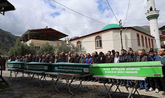 Trafik kazasında hayatını kaybeden Güleç ailesi, son yolculuğuna uğurlandı