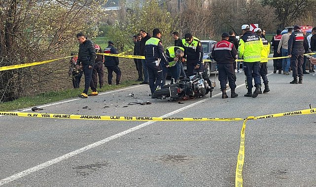 Traktörle motosiklet çarpıştı: 1 ölü, 1 yaralı