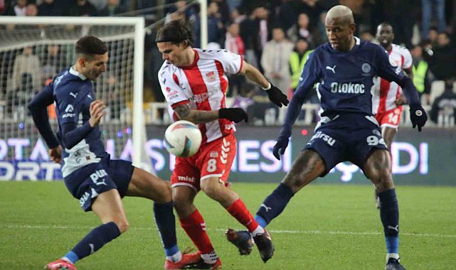 Trendyol Süper Lig: Sivasspor: 1 - Fenerbahçe: 3