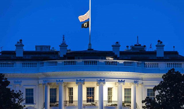 Trump, Papa Francis'in ölümü nedeniyle ABD'de yas ilan etti