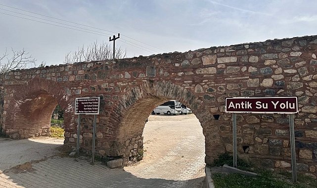 Turistler, Osmanlı Dönemi'ne ait mezar taşı buldu