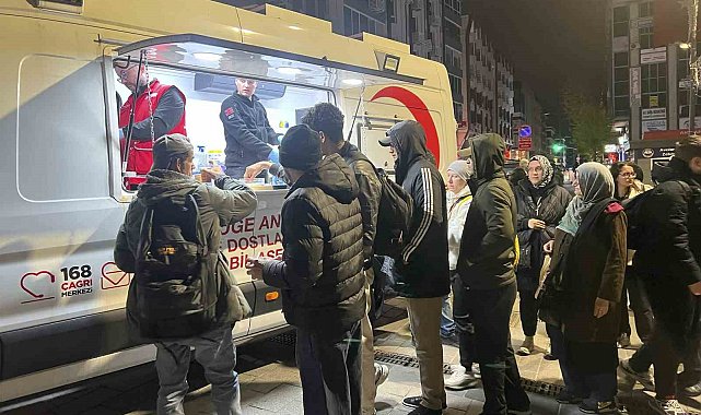 Türk Kızılay, İstanbul depremi sonrası beslenme desteğini sürdürüyor