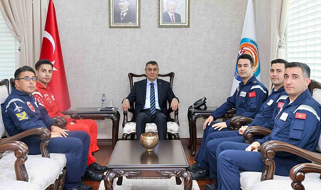 Türk Yıldızları Ekibi Vali Toros ve Başkan Seçer'i ziyaret etti