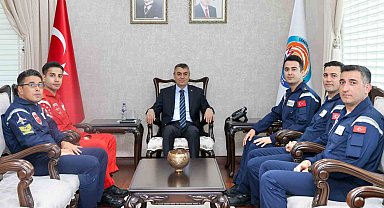 Türk Yıldızları Ekibi Vali Toros ve Başkan Seçer'i ziyaret etti