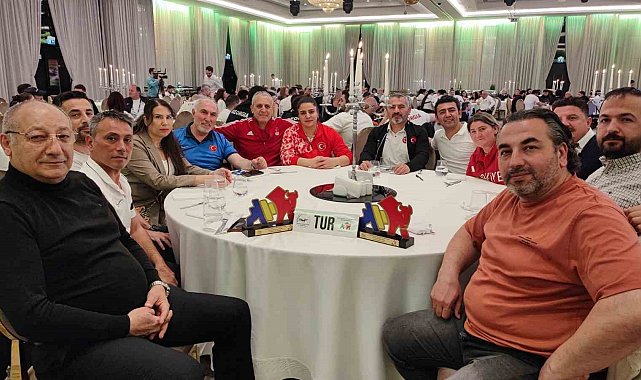 Türkiye, Büyükler Avrupa Halter Şampiyonası'nda zirveye çıktı