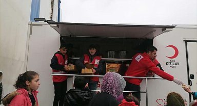 Tutak Kızılay temsilciliği çocukları unutmadı