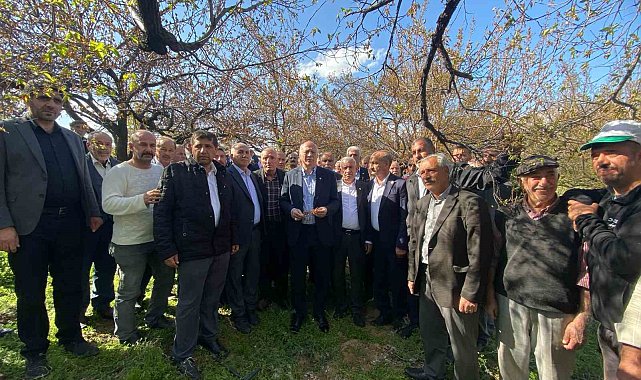 TZOB Genel Başkanı Bayraktar, Elazığ'da zirai dondan etkilenen üreticilerle bir araya geldi