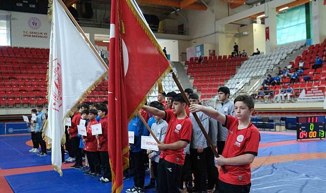 U15 Türkiye Güreş Grup Müsabakalarının açılışı yapıldı