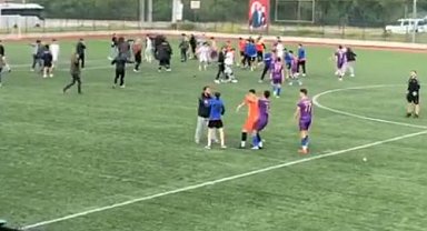 U18 Türkiye Şampiyonası'nda yeşil saha adeta ring alanına döndü