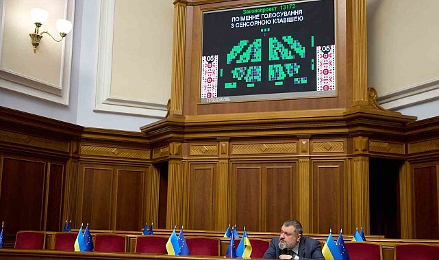 Ukrayna'da sıkıyönetim 3 ay daha uzatıldı