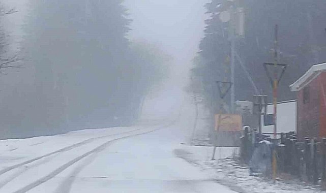 Uludağ'a nisan ayında kar yağdı