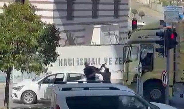 Ümraniye'de trafikte dehşet: Kamyon şoförü çekiçle saldırdı