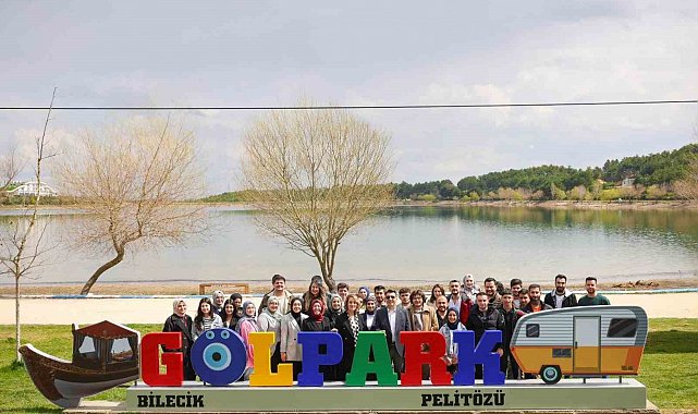 Üniversiteli öğrencilerle anlamlı bayram buluşması