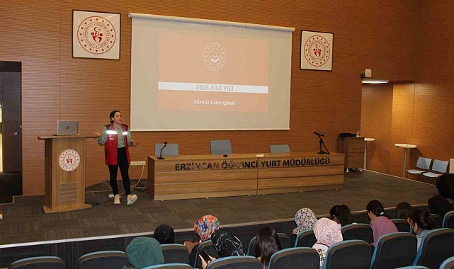 Üniversitelilere "Aile Yılı Semineri" düzenlendi