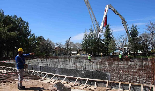 Uşak'ta hayırseverler tarafından yaptırılacak okulun temeli törenle atıldı
