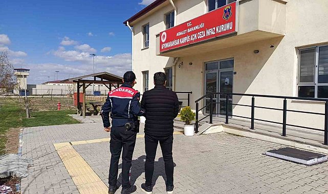 Uyuşturucu suçundan aranan şahsı jandarma yakaladı
