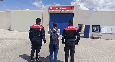 Uyuşturucu suçundan hapis cezasıyla aranan şahsı jandarma yakaladı