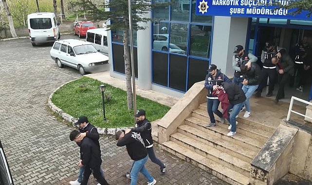 Uyuşturucuyu patiğe sakladılar: 5 kişi tutuklandı