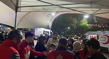 Vakıflar'dan depremin ardından geceyi parkta geçiren vatandaşlara ikram