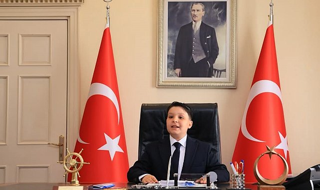 Vali Akbıyık, 23 Nisan'da koltuğunu minik öğrencilere devretti