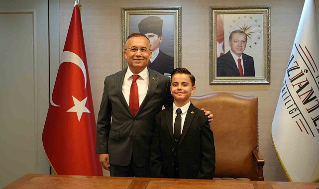 Vali Çerber, 23 Nisan'da koltuğunu devretti