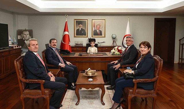 Vali Tavlı makamını ilkokul öğrencisine devretti