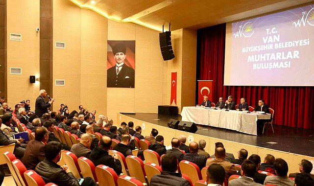 Van Büyükşehir Belediyesi, Erciş'te 'Mahalle Muhtarları Toplantısı' yaptı