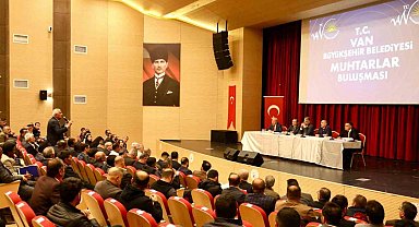 Van Büyükşehir Belediyesi, Erciş'te 'Mahalle Muhtarları Toplantısı' yaptı